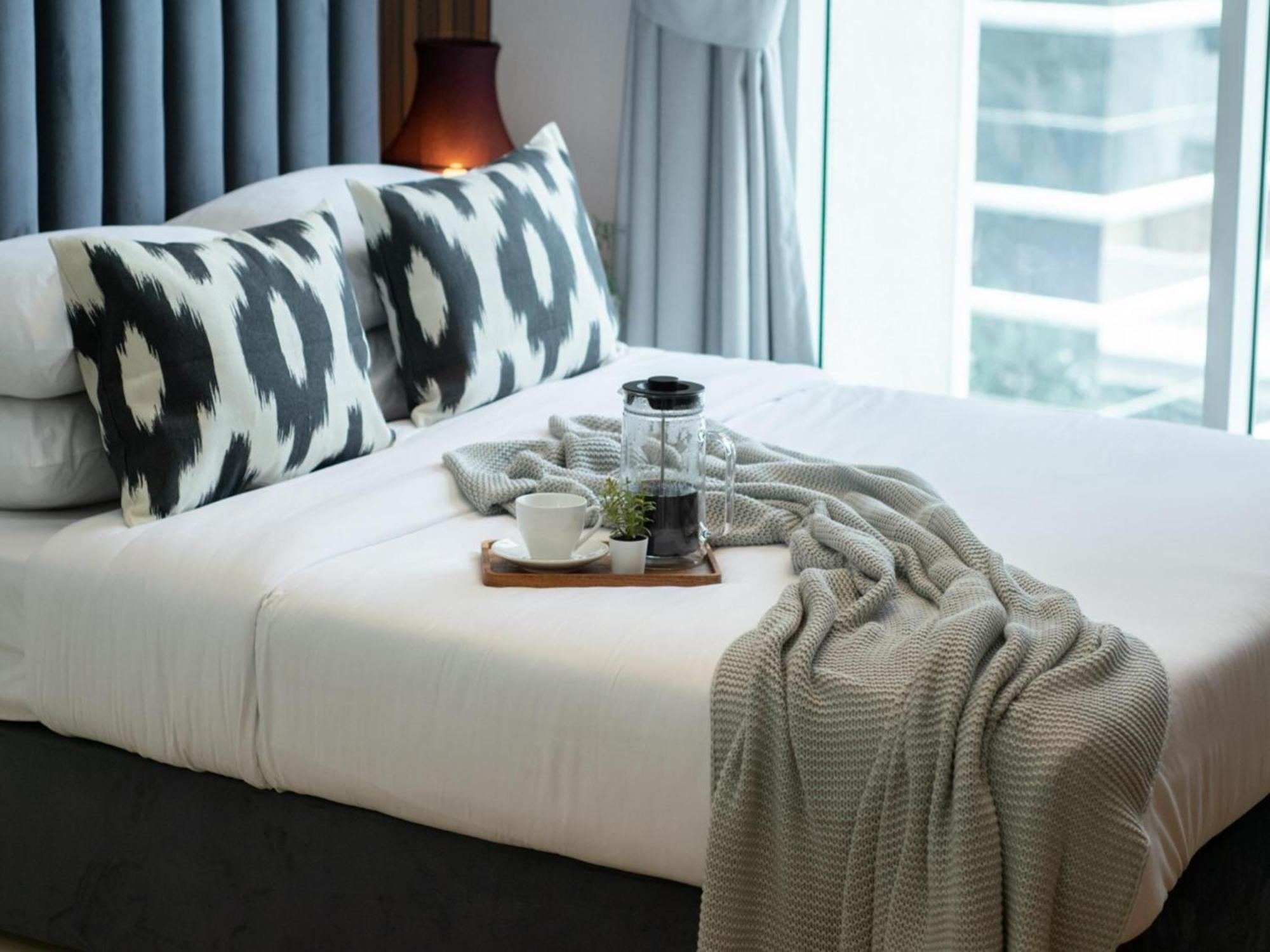 Apartment Luxe Near Mall Burj Khalifa Pool Gym Parking Dubai