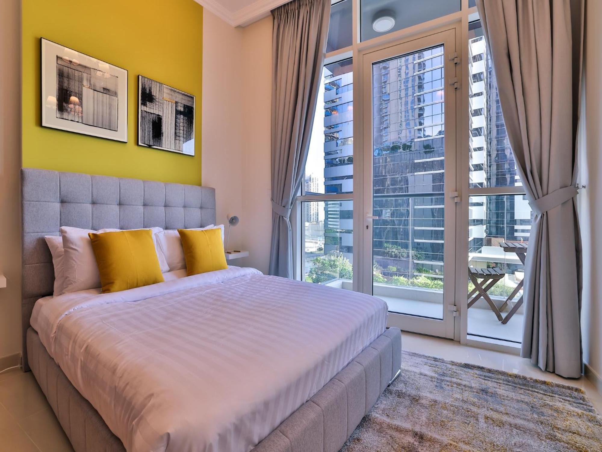 Apartment Luxe Near Mall Burj Khalifa Pool Gym Parking Dubai