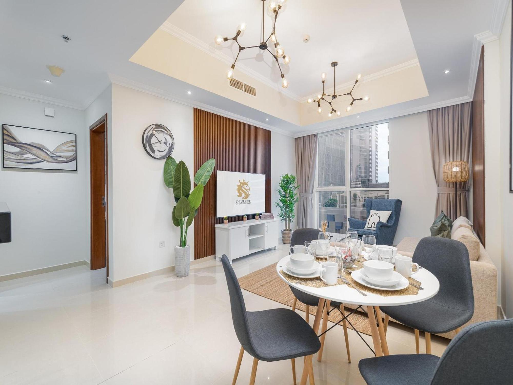 Luxe Near Mall Burj Khalifa Pool Gym Parking Апартаменти