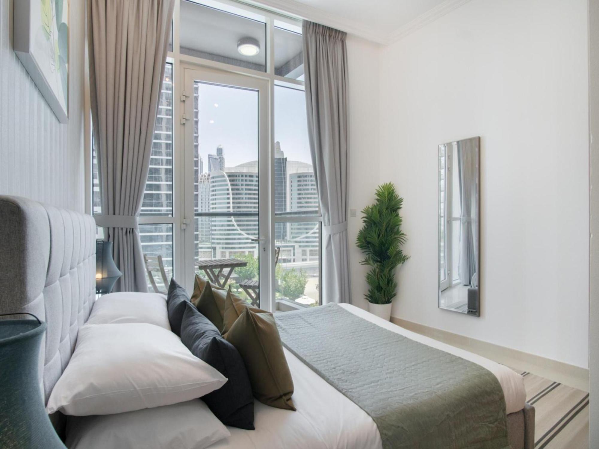 Апартаменти Luxe Near Mall Burj Khalifa Pool Gym Parking