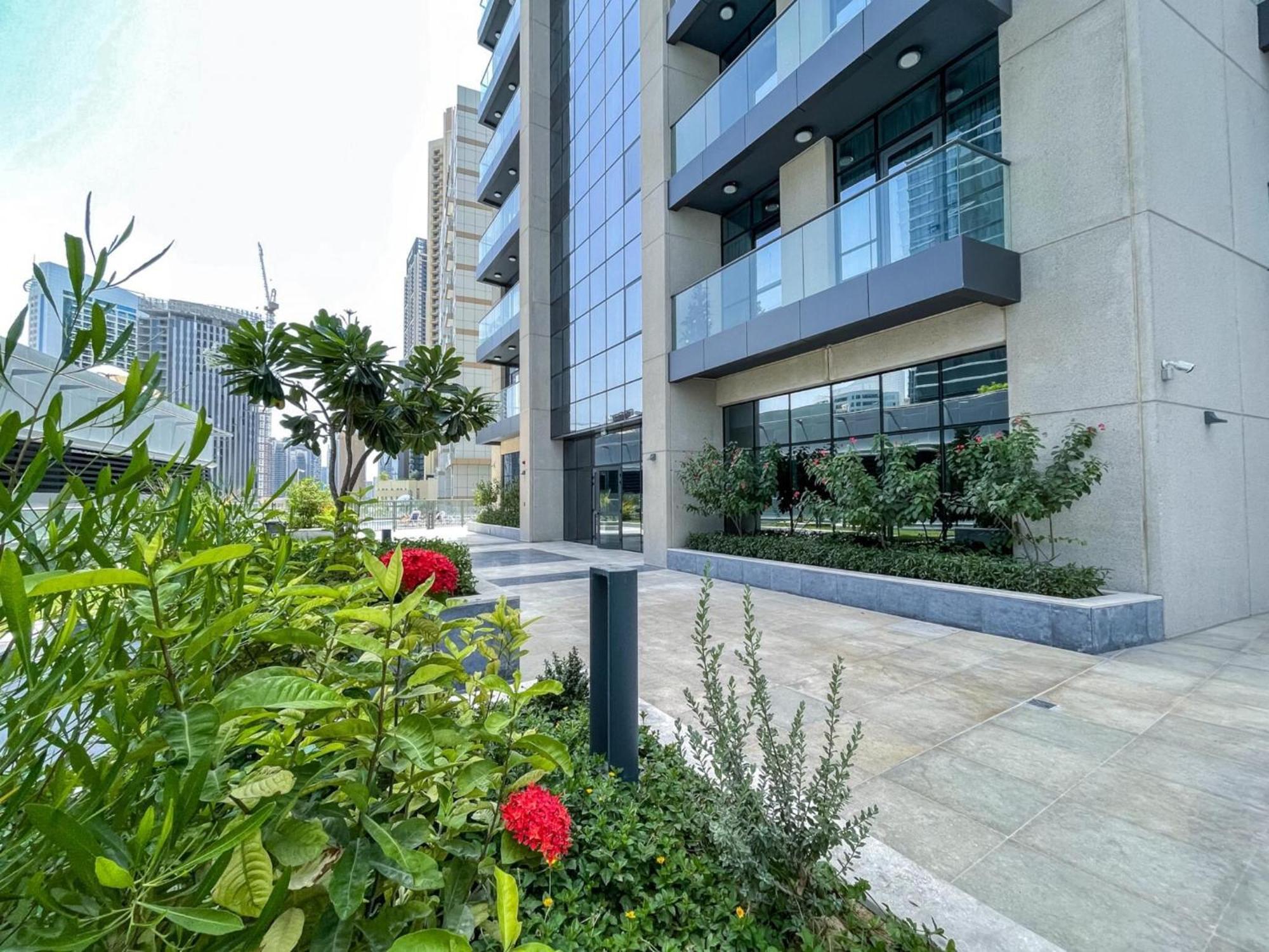 Luxe Near Mall Burj Khalifa Pool Gym Parking Апартаменти *