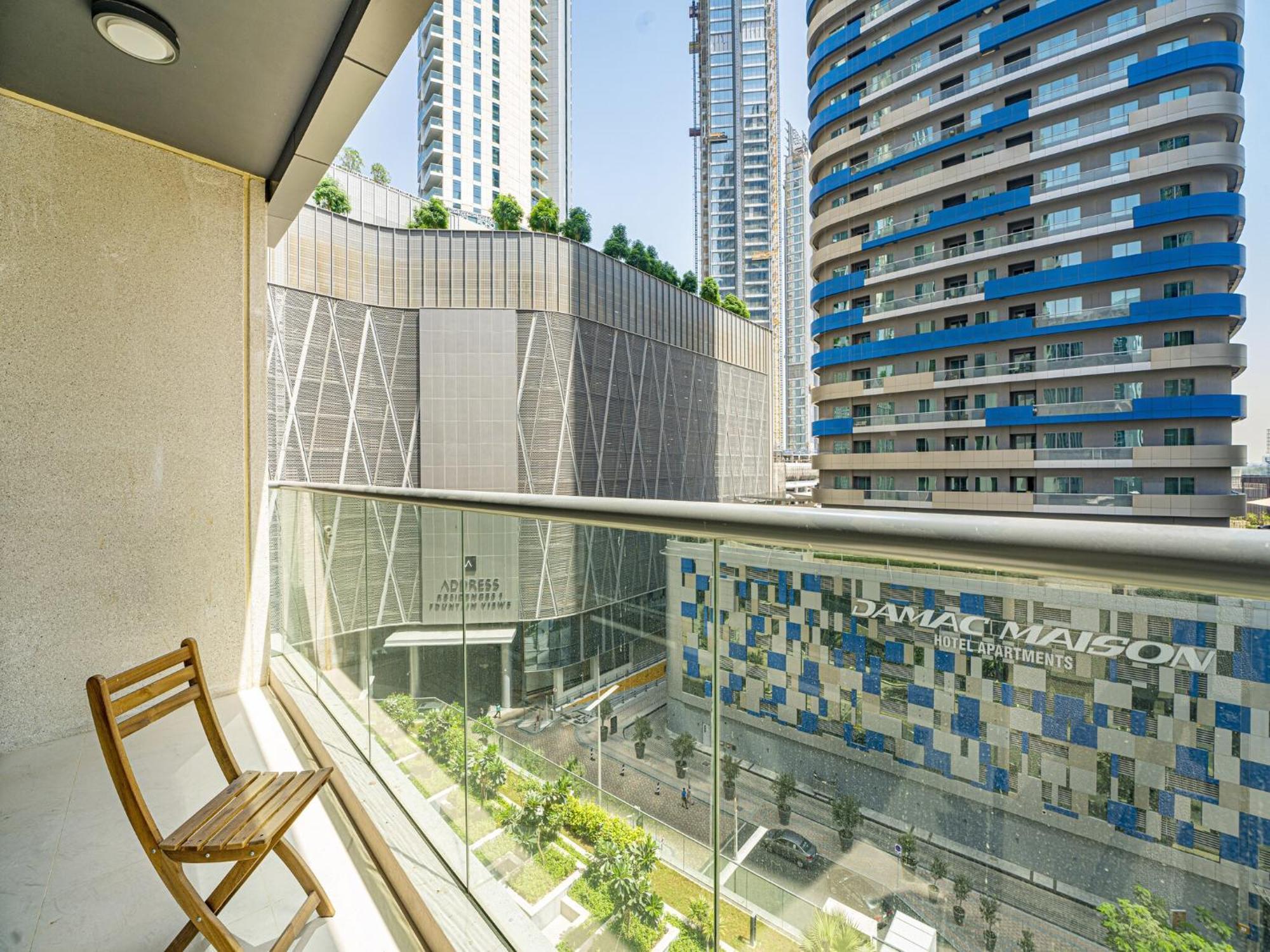 Luxe Near Mall Burj Khalifa Pool Gym Parking Апартаменти Дубай